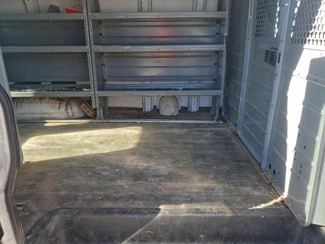 Chevrolet Express Image 12