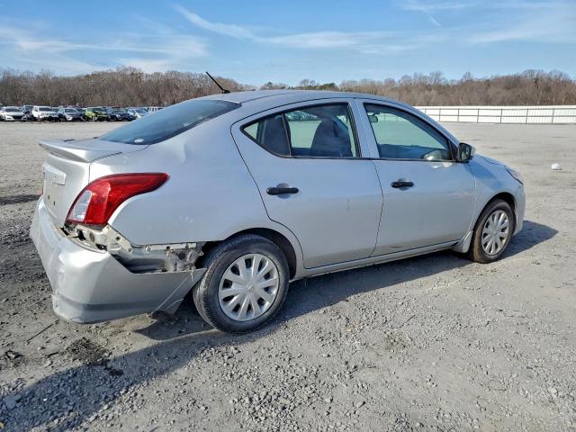 Nissan Versa S Image 6