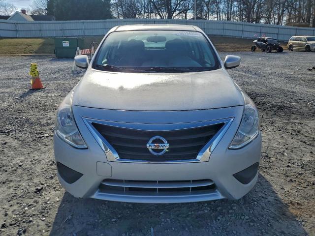 Nissan Versa S Image 4