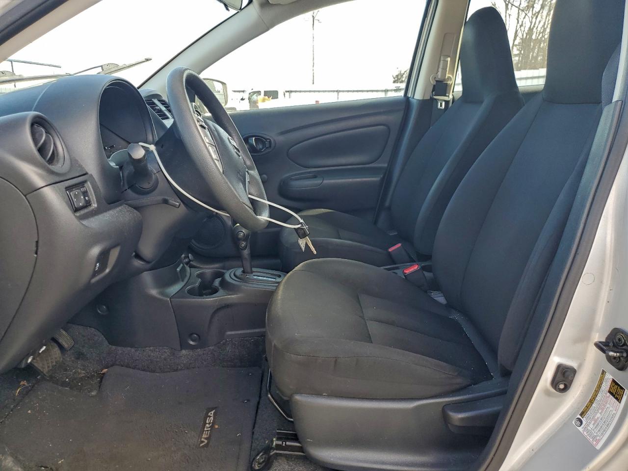 Nissan Versa S Image 2