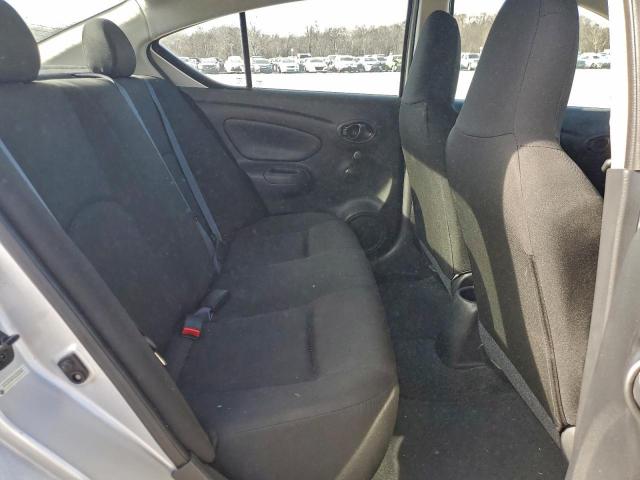 Nissan Versa S Image 10