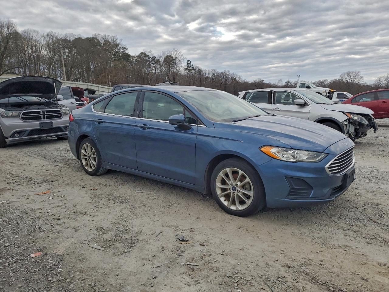 Ford Fusion Se Image 2