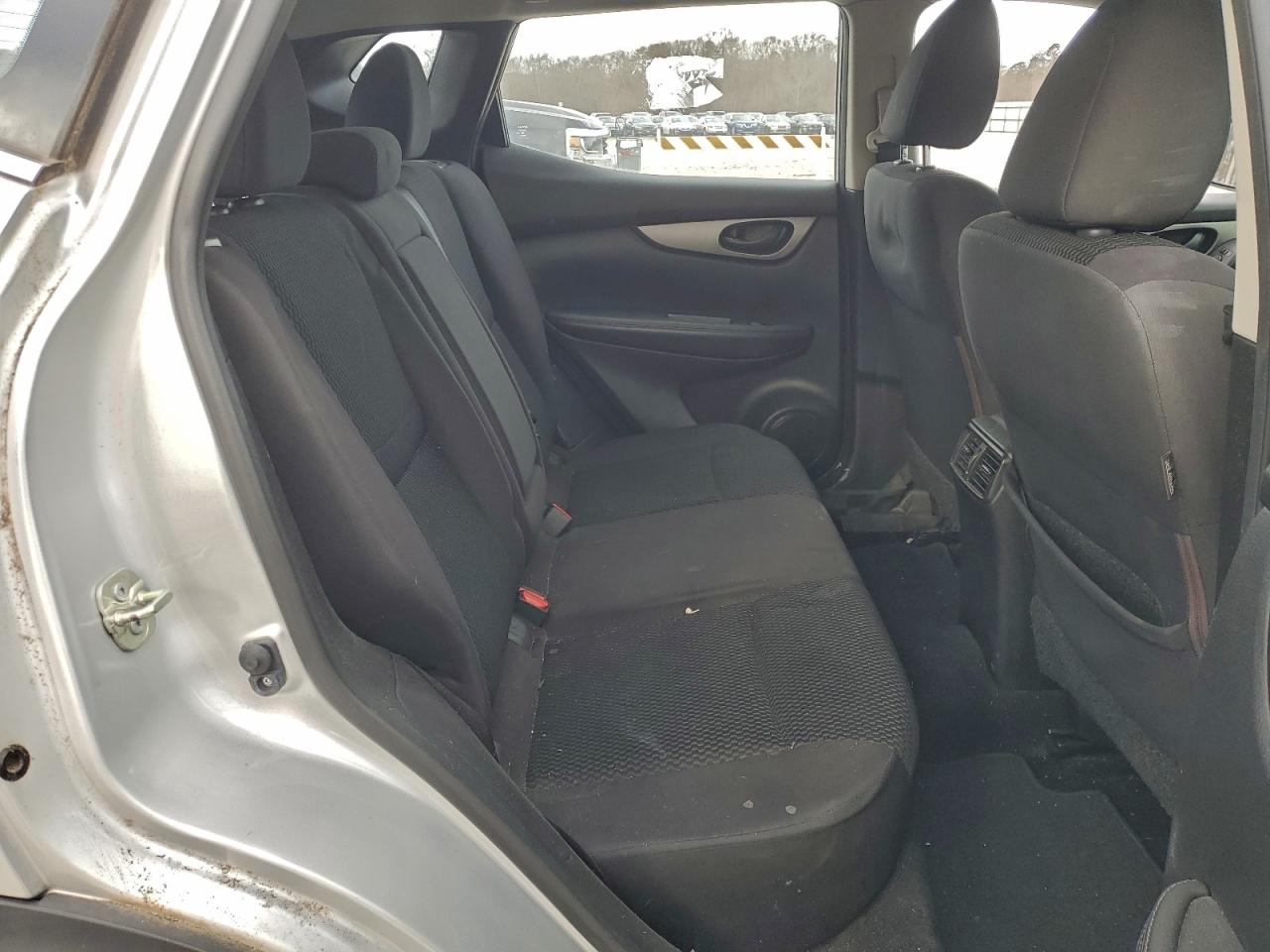 Nissan Rogue S Image 9