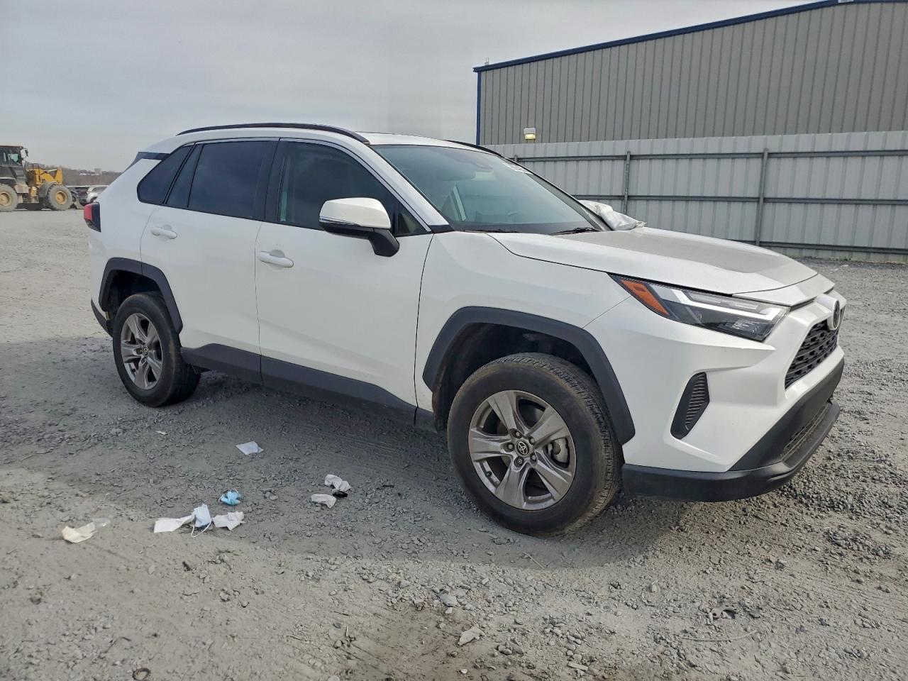 Toyota RAV4 Xle Image 4