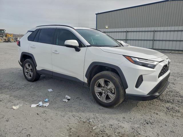 Toyota RAV4 Xle Image 4