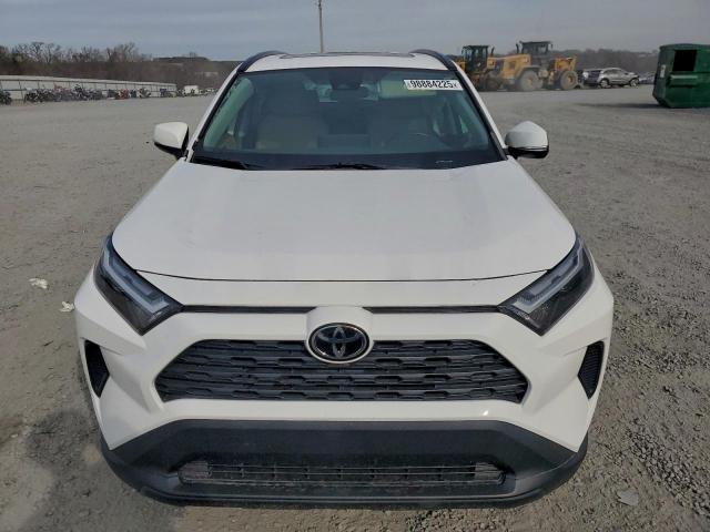 Toyota RAV4 Xle Image 5