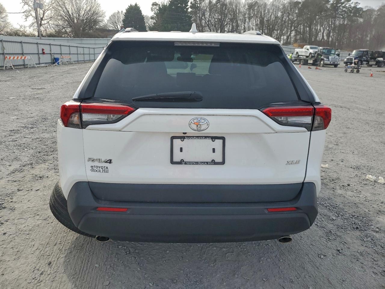 Toyota RAV4 Xle Image 6