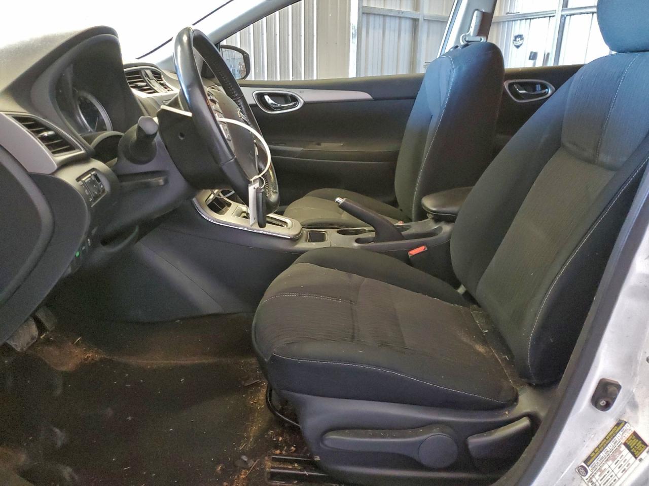 Nissan Sentra S Image 7