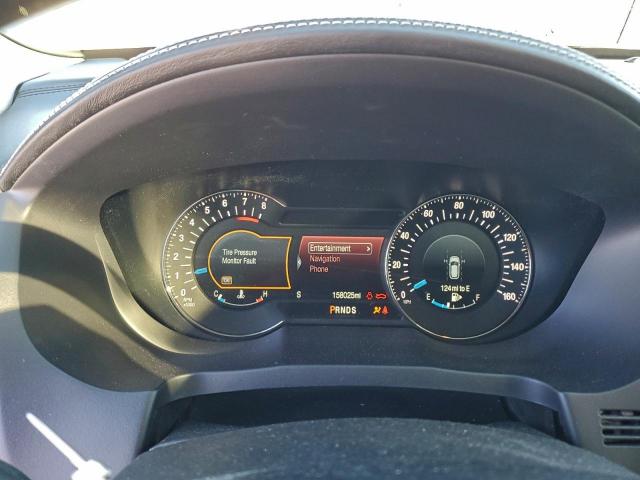 Ford Explorer Platinum Image 3