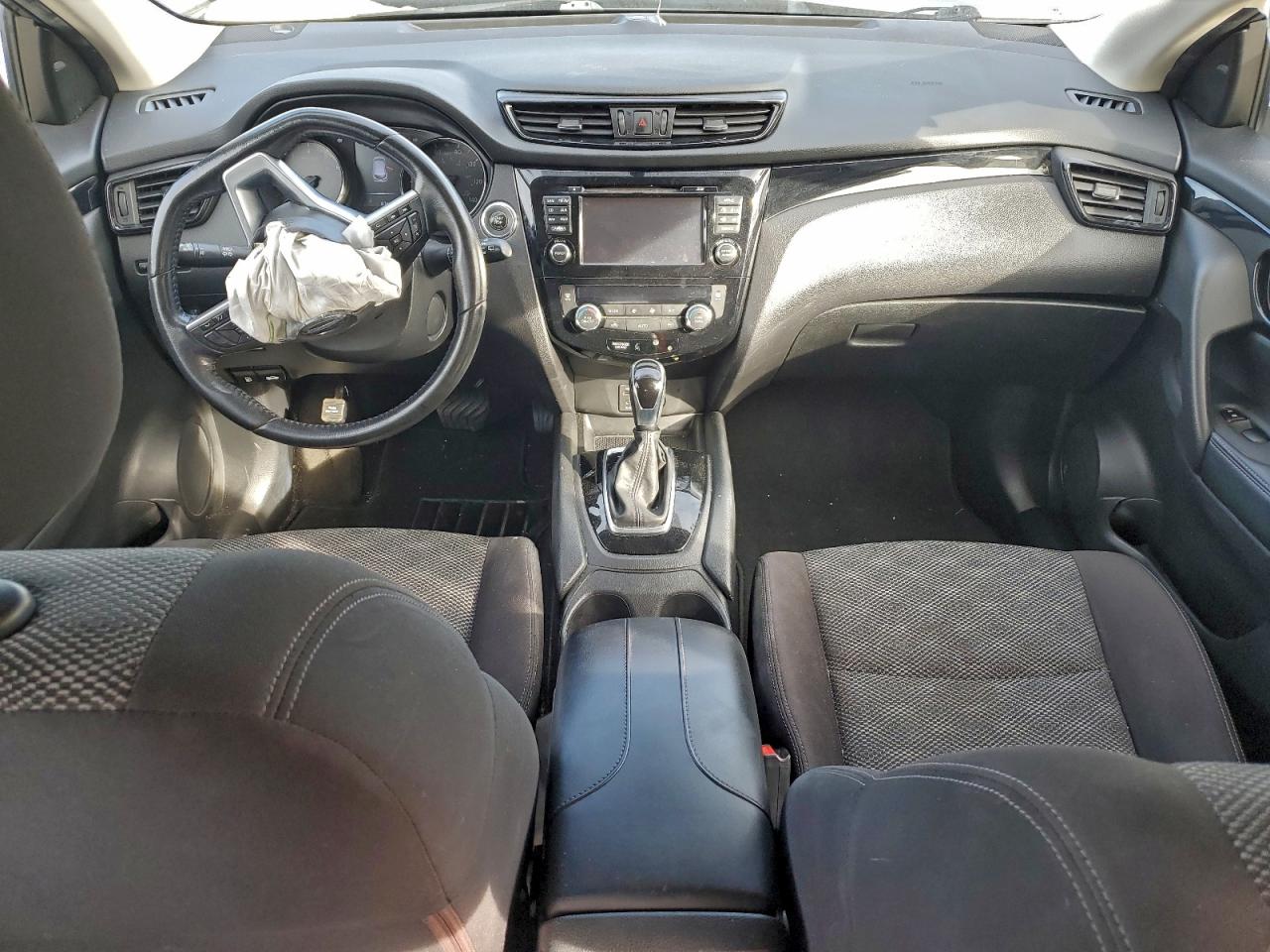 Nissan Rogue S Image 7