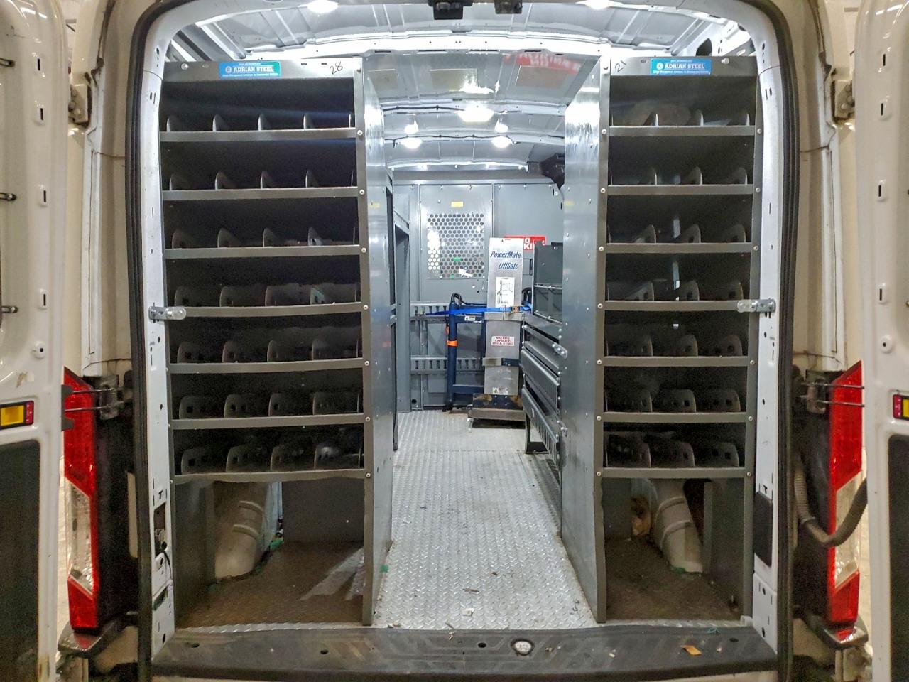 Ford Transit T-350 Image 6