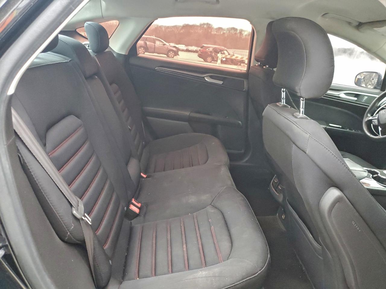 Ford Fusion Se Image 9