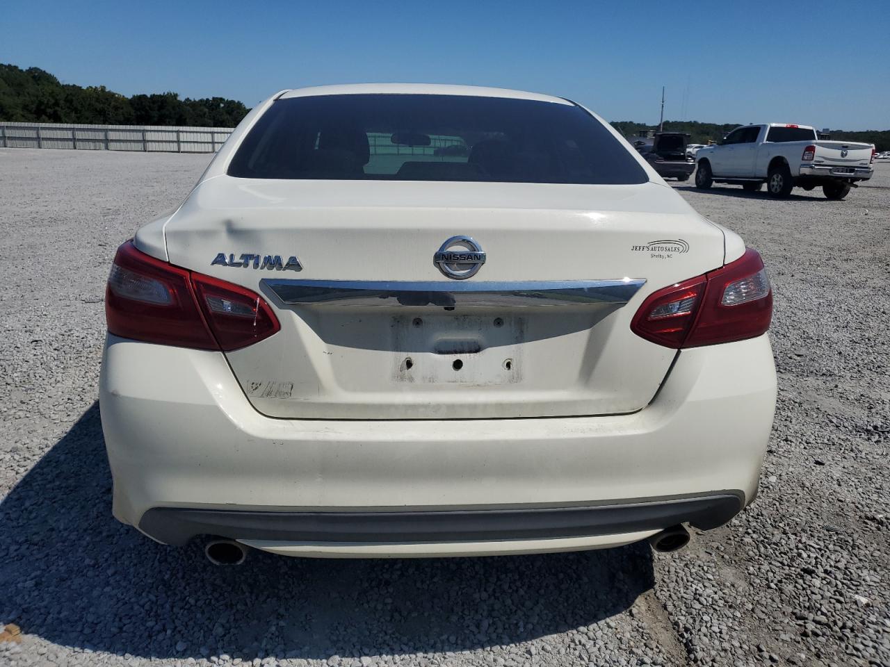 Nissan Altima 2.5 Image 6