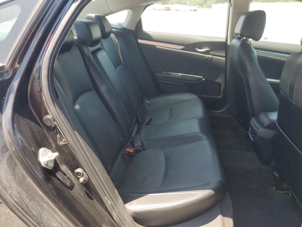 Honda Civic Touring Image 8