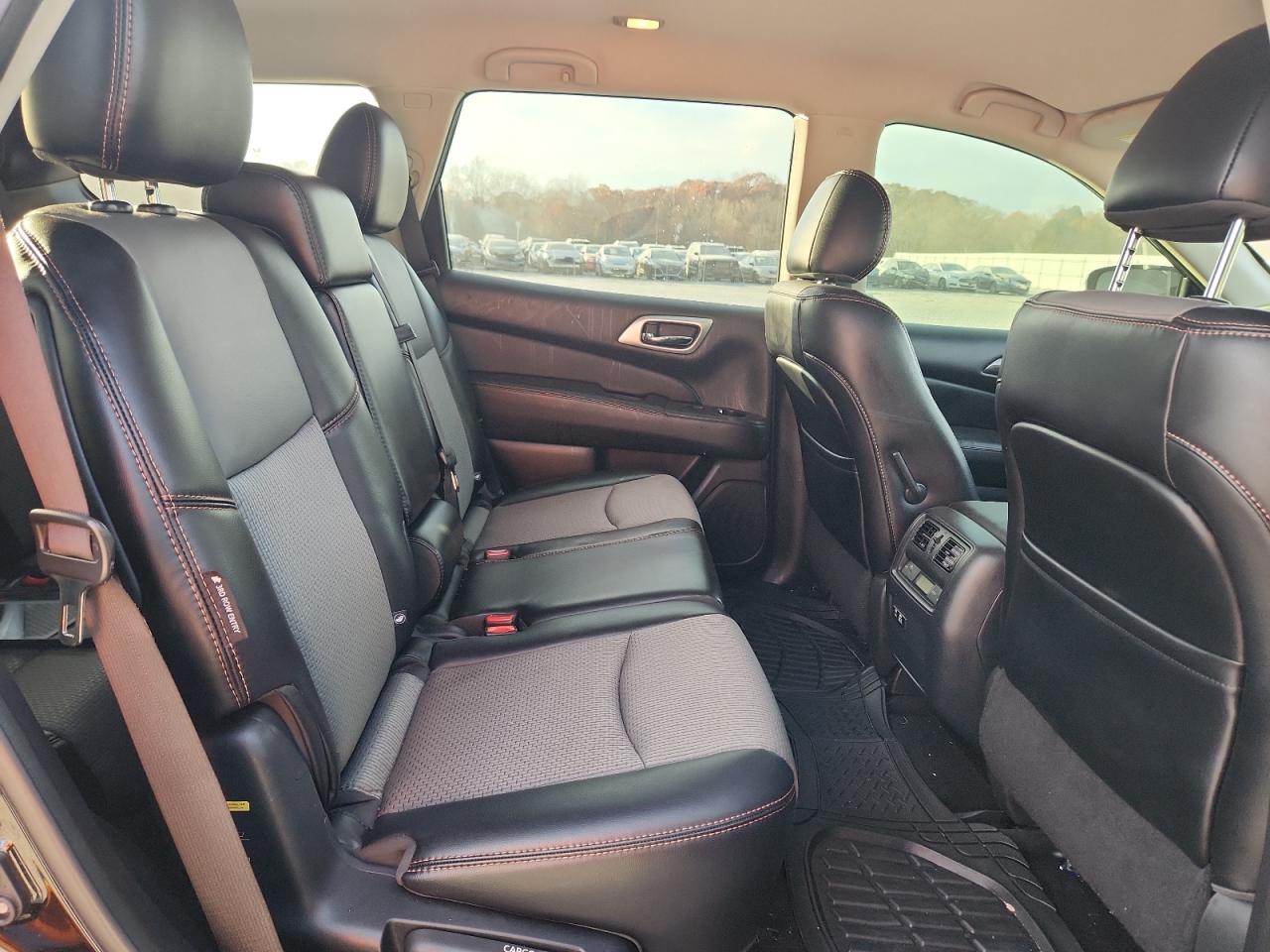 Nissan Pathfinder Sv Image 7