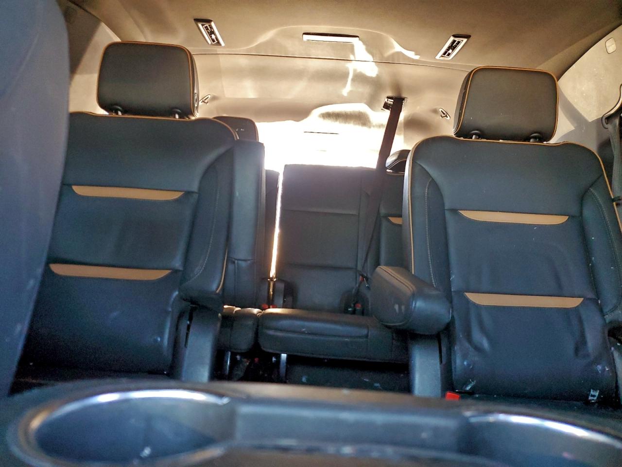 GMC Yukon K1500 At4 Image 9