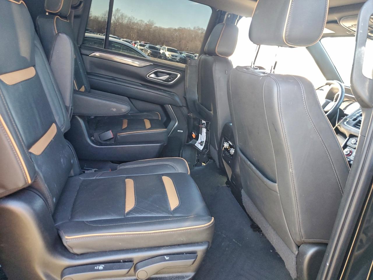 GMC Yukon K1500 At4 Image 4