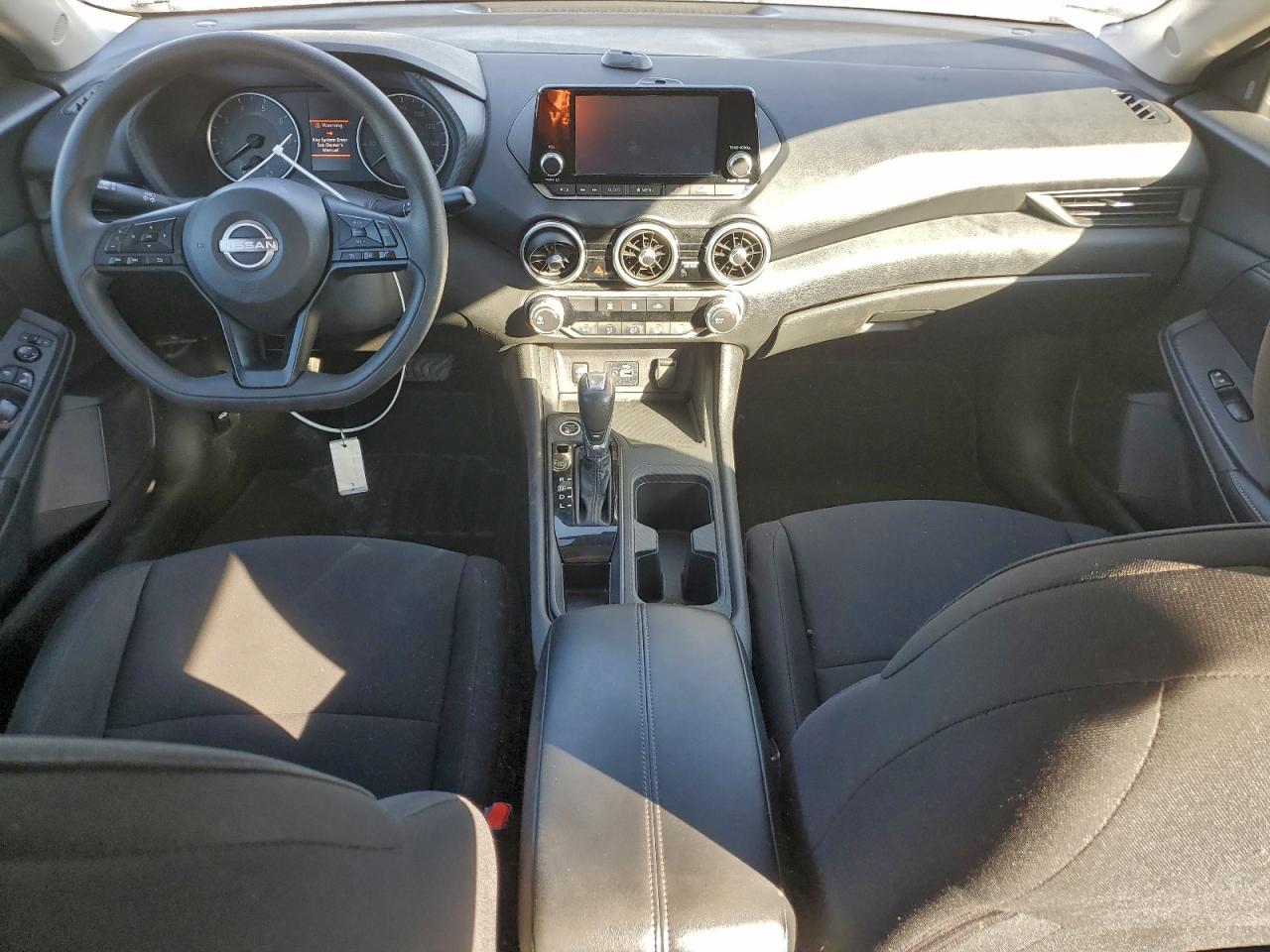 Nissan Sentra S Image 8