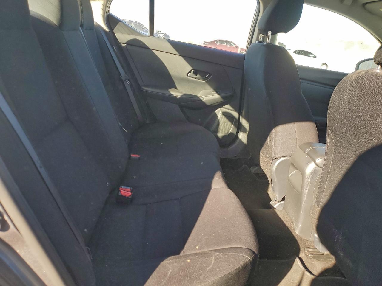 Nissan Sentra S Image 10