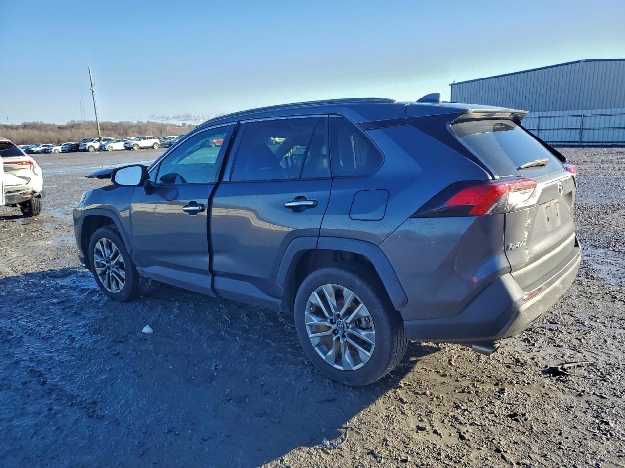 Toyota RAV4 Limited Image 2