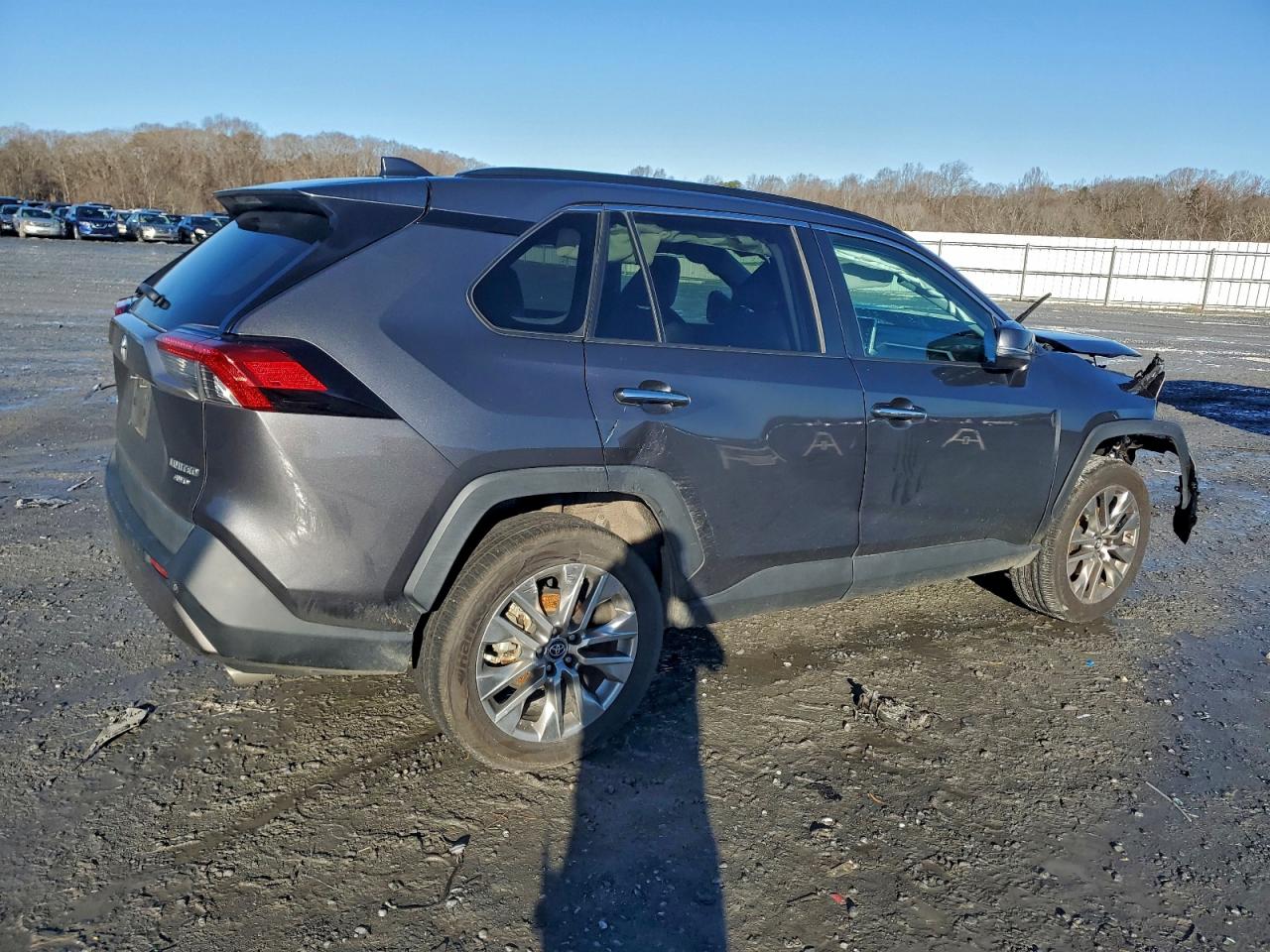 Toyota RAV4 Limited Image 3