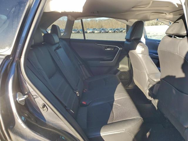 Toyota RAV4 Limited Image 8