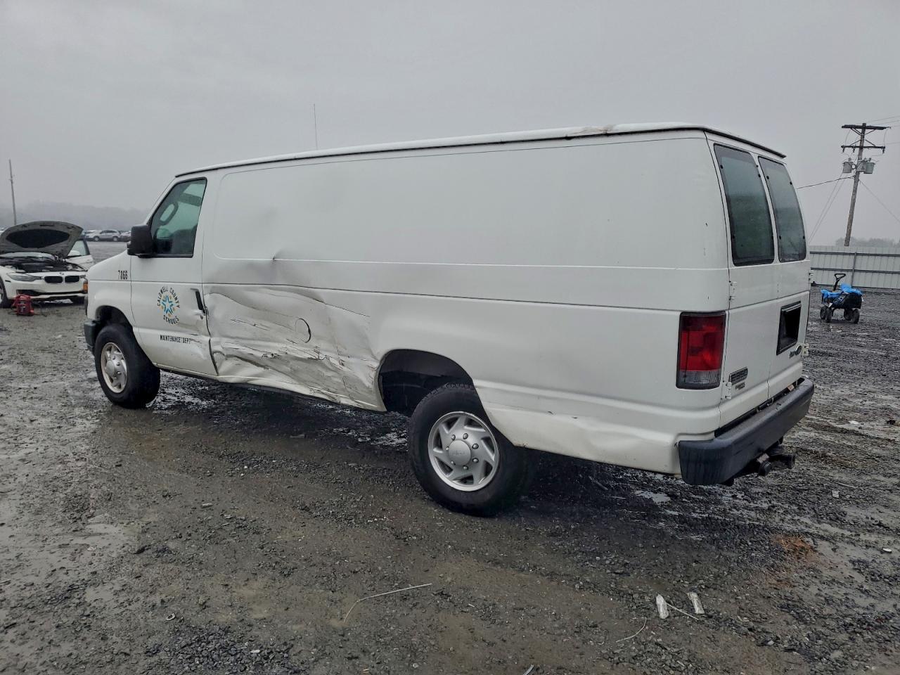Ford E-350 E350 Super Duty Van Image 2