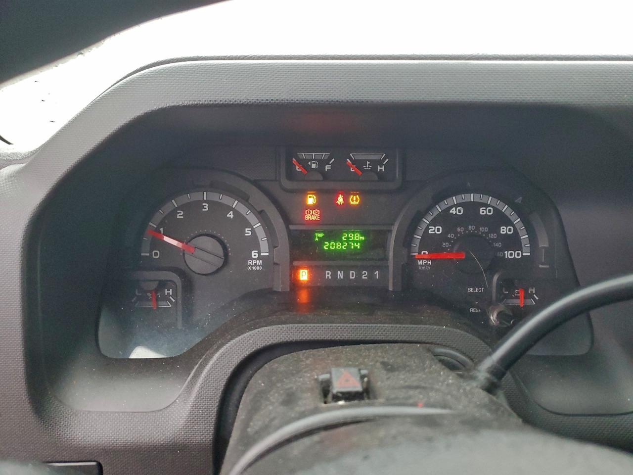 Ford E-350 E350 Super Duty Van Image 8