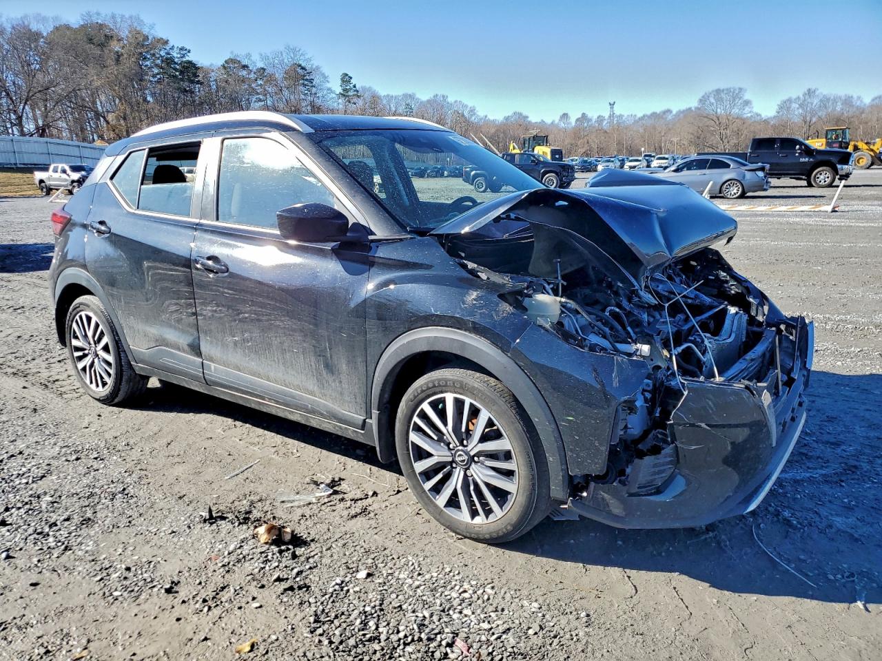 Nissan Kicks Sv Image 3