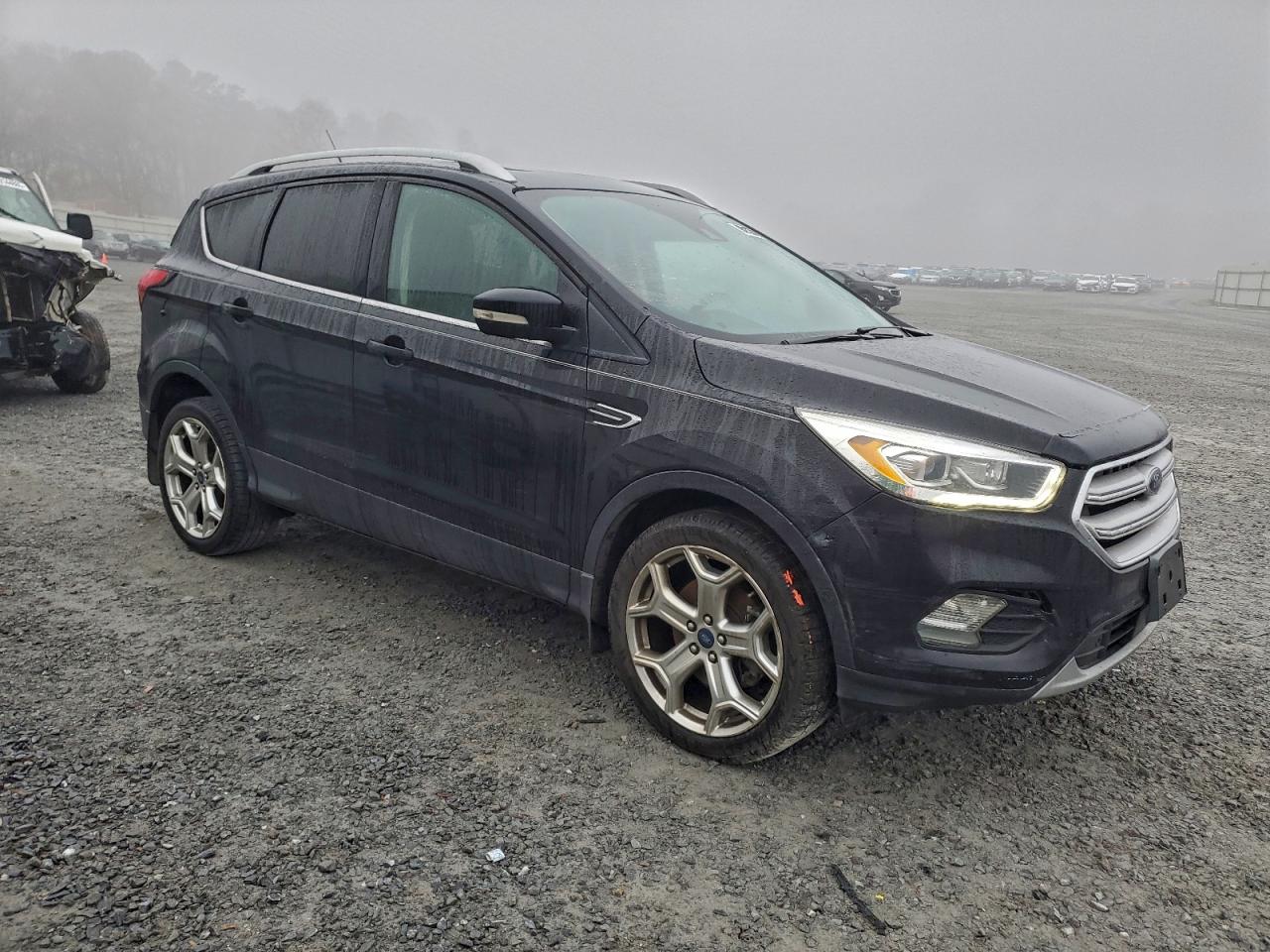 Ford Escape Titanium Image 4