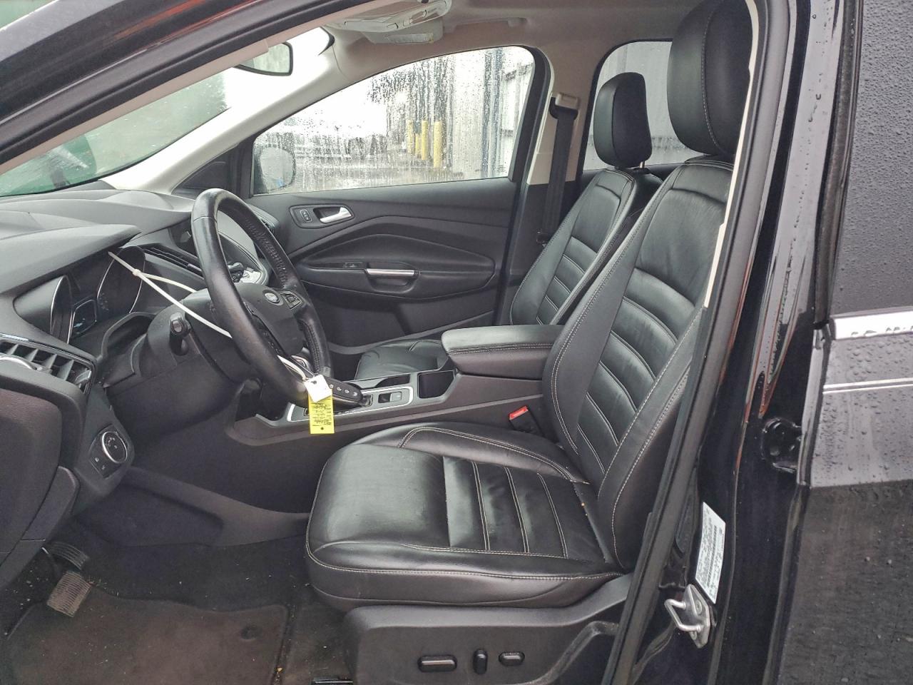 Ford Escape Titanium Image 6