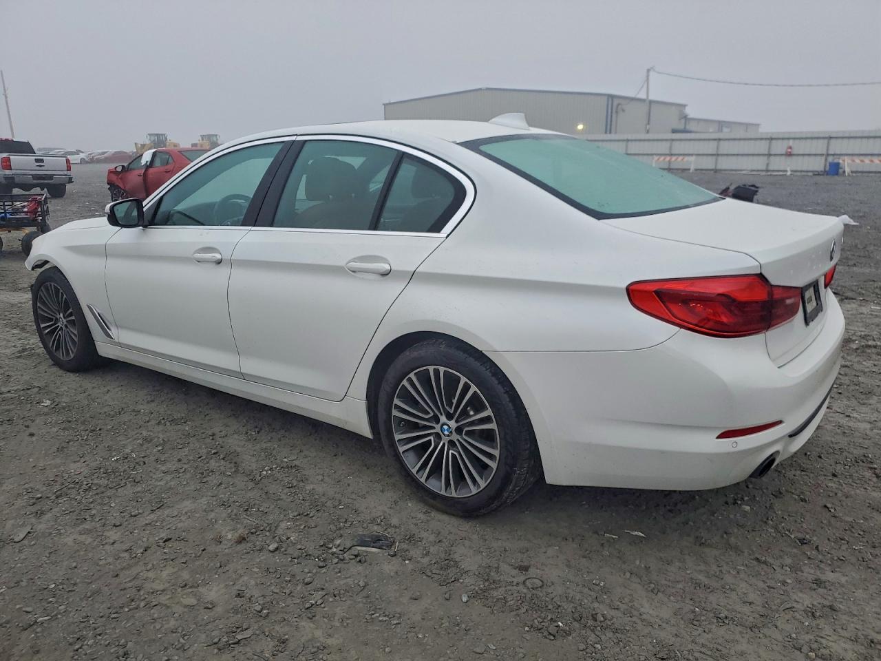 BMW 5 Series I Image 2