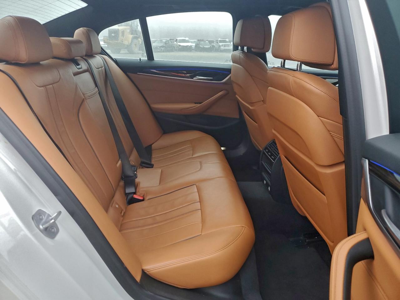 BMW 5 Series I Image 6