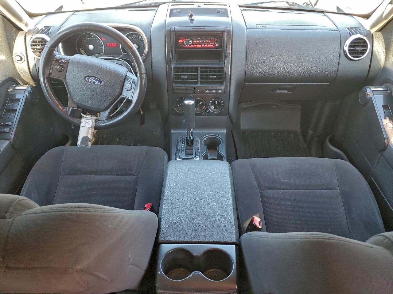 Ford Explorer Xlt Image 12